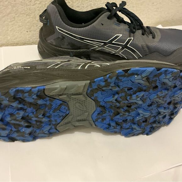 Athletic_Shoes